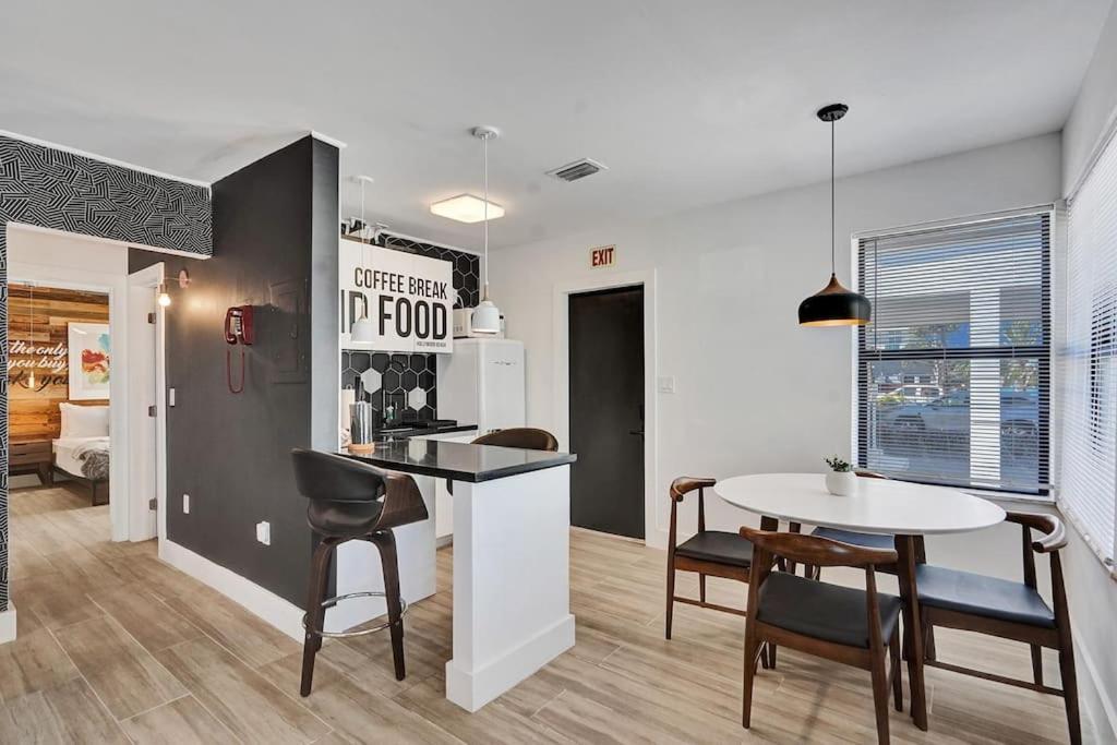 Hollywood Apartments Host By Beenomad Exteriör bild